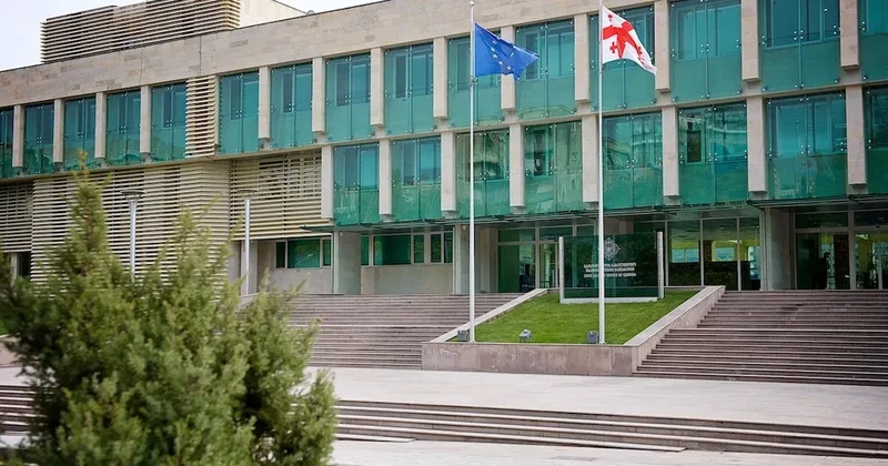 СГБ Грузии прокомментировало сообщение о бомбах в торговых центрах