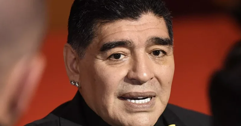 Maradonanın ölümündən qabaq müalicəsi ilə bağlı tibbi sənədlər polis tərəfindən götürülüb