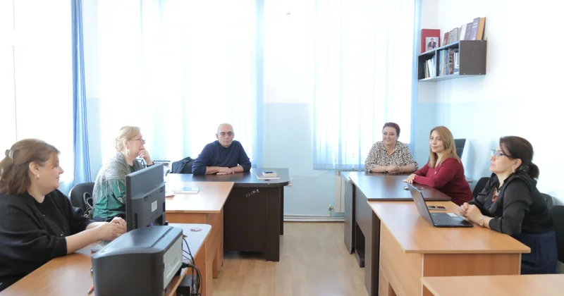 Türk xalqları folklorunda ortaq komik personajlar elmi seminar