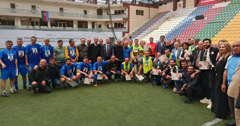 “Qarabağ” veteranlar arasında minifutbol yarışında qalib gəlib FOTO