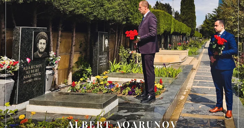İsrail səfiri Albert Aqarunovun məzarını ziyarət etdi Fotolar