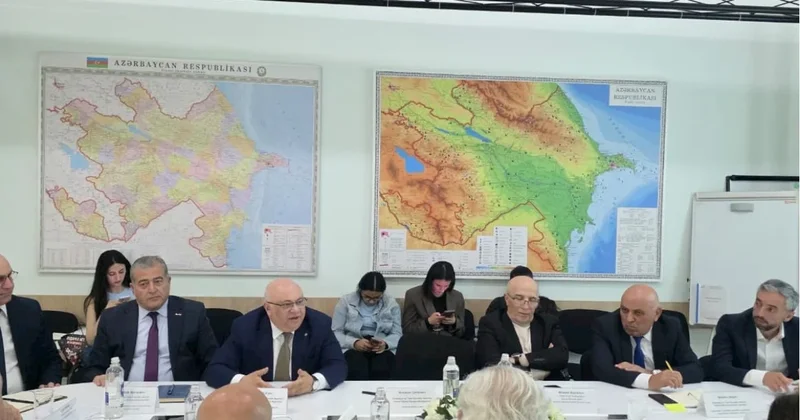 Memarlıqda yeni ekoloji yanaşmalar gündəmdə: DEEA da Yaşıl şəhərlər”ə dair müzakirə keçirilib