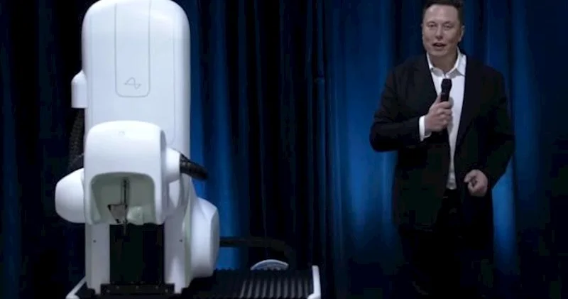 “Neuralink” beyin əməliyyatları üçün robot cərrah hazırlayır