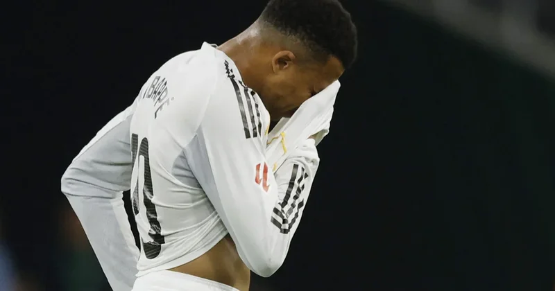“Real Madrid“ azarkeşləri Kilian Mbappeyə qarşı 40 milyon imza toplanıb