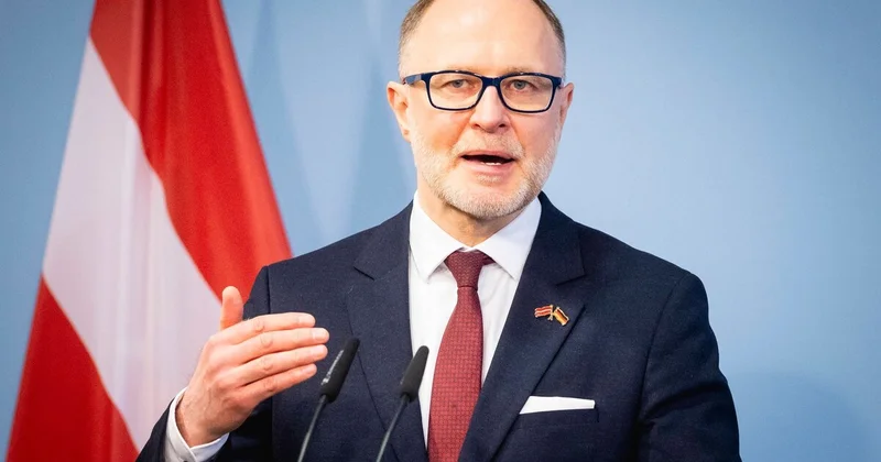 Глава Минобороны Латвии заявил о готовности уйти в отставку Minval Politika