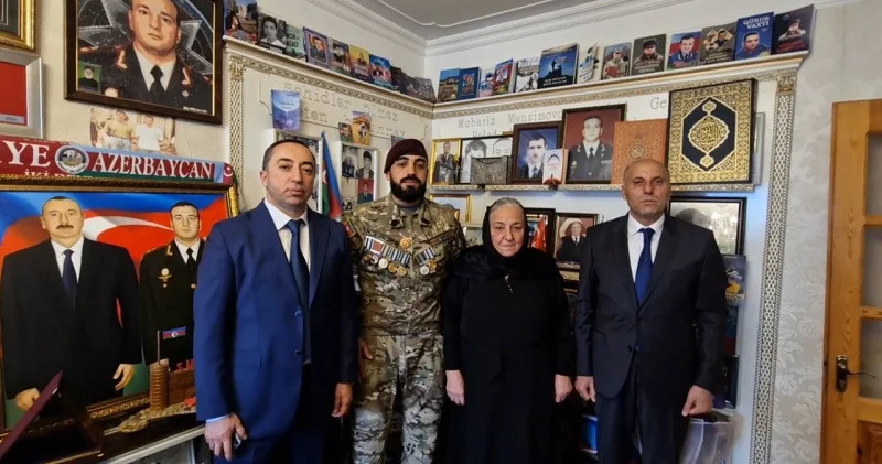 Qurban bayramında Polad Həşimovun anası ziyarət olunub