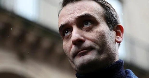 Власти Франции обвинили в безумии