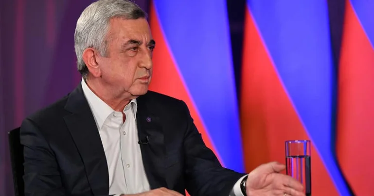 Sərkisyandan Paşinyana ad günü hədiyyəsi FOTO