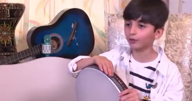 Səsi ilə sosial şəbəkələri fəth edən Raul DANIŞDI