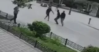 Gəncədə ölümlə bitən bıçaqlaşmanın görüntüsü VİDEO (23+)