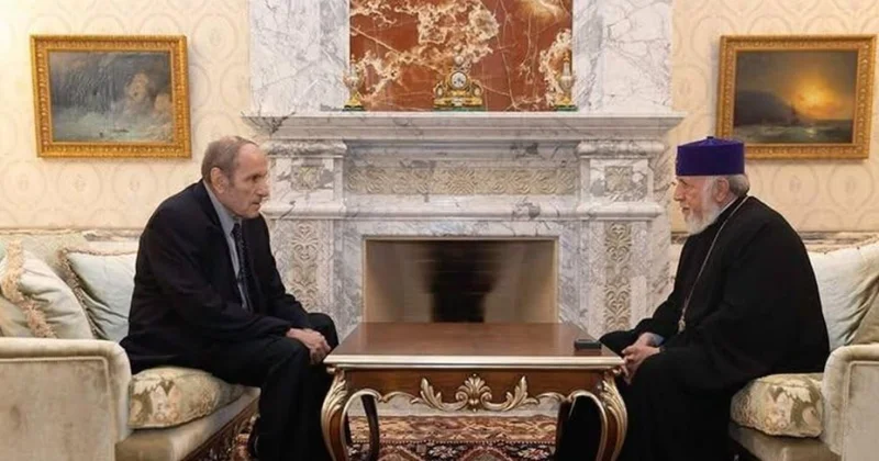 Özü kimi fırıldaqçıya dəstək verir Paşinyandan Petrosyana