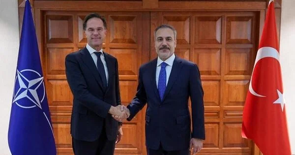 Fidan NATO baş katibi ilə Ukrayna savaşını müzakirə etdi