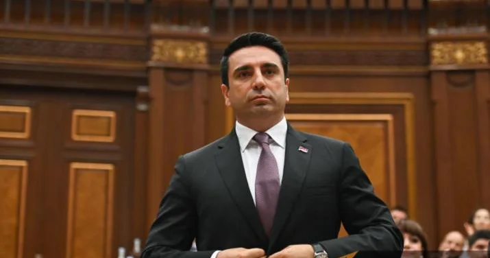 Simonyan Ter Petrosyanı sərt tənqid etdi: Sən məğlubiyyətin simvolusan