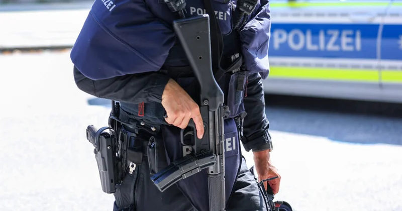 Münxendə insanlara bıçaqla hücum edən şəxs polis tərəfindən zərərsizləşdirilib