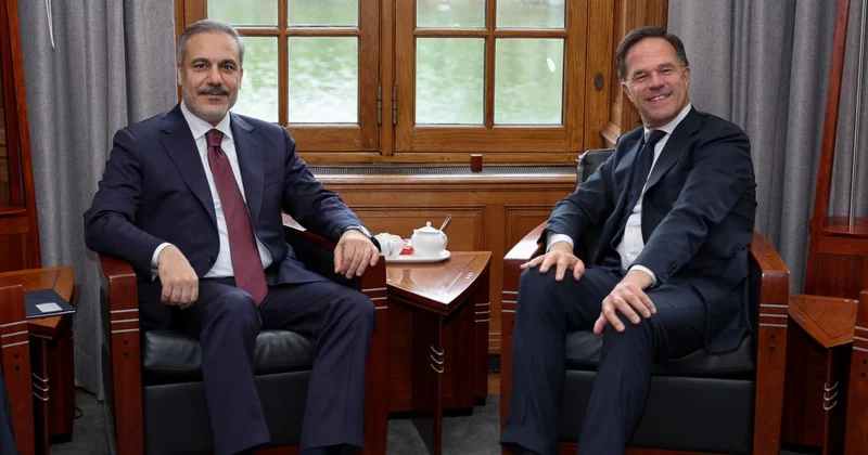 Hakan Fidan Mark Rutte ilə danışdı