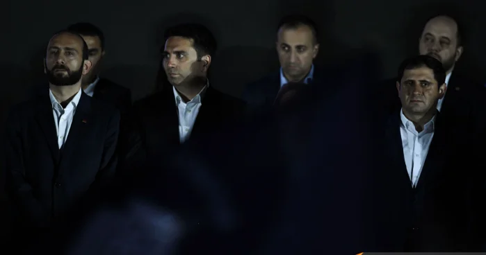 Spiker və nazir Respublika Meydanında rəqs etdilər VİDEO