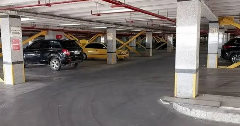 Tehrandakı yeraltı avtodayanacaqlar əhali üçün sığınacaq kimi istifadə edilir