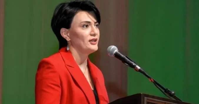 İzahsız, təqdimatsız hər il qiymət artırırlar Əməkdar müəllimdən təhsil haqqının qaldırılmasına ETİRAZ