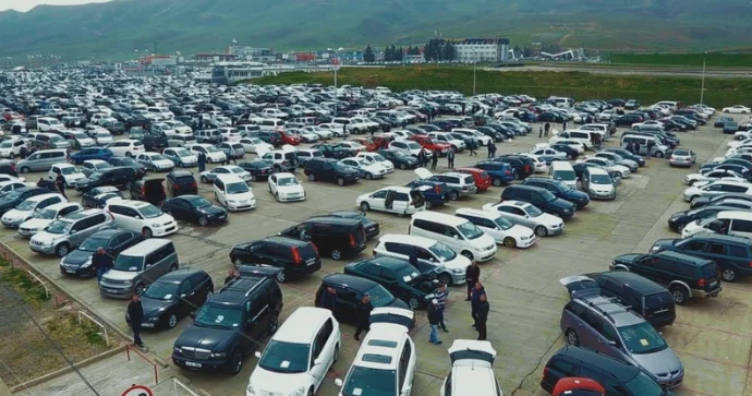 İkinci əl avtomobil bazarında durğunluq yaranıb SƏBƏB