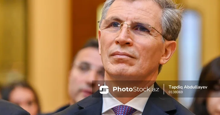 В парламенте Азербайджана подняли вопрос чрезмерной цифровой зависимости среди детей