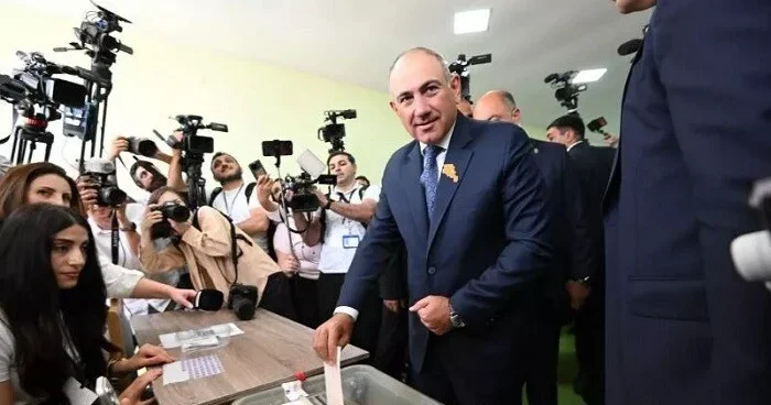 Paşinyan qalib gəldi, ancaq Putin buna nail oldu!