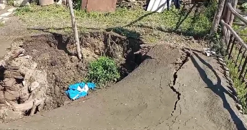 Qubada sel körpünü yararsız hala salıb FOTO