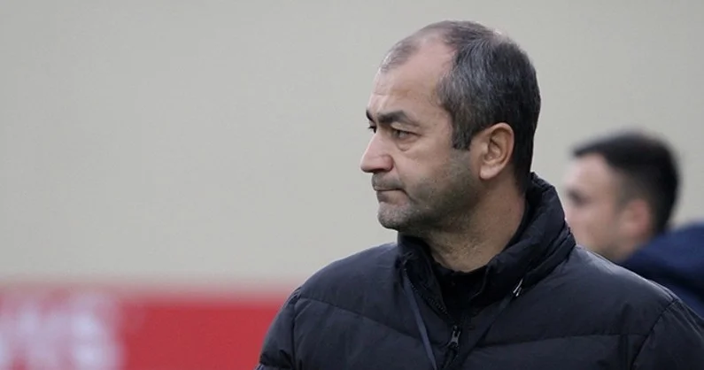 “Kəpəz” azarkeşləri Mahmud Qurbanovu istəyir, o isə susur