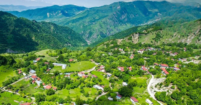 Çoğrafiyaçünas alim: Yağıntıların artması nəticəsində sürüşmə zonaları genişlənib