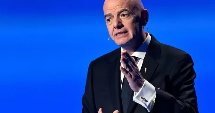 İnfantino oyunda huşunu itirən futbolçu ilə bağlı açıqlamaya verib