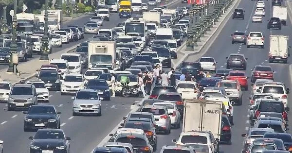 Bakıda telefonların səbəb olduğu qəzalar Anbaan video