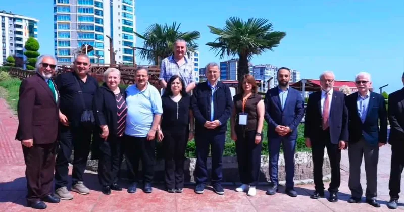 Qara dənizdə şeirin və gönül dostluğunun görüşü