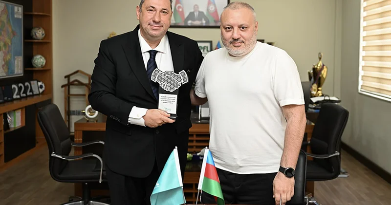 PFL dən “CBC Sport”un direktoruna xüsusi hədiyyə