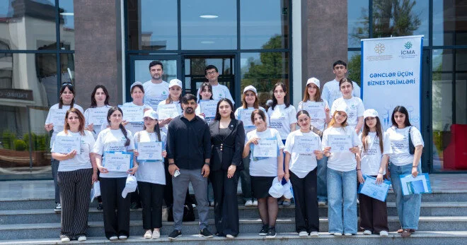 Gənclər üçün biznes təlimləri təşkil olundu Foto