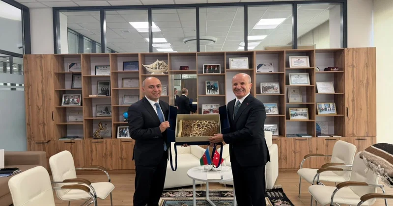 Elm və təhsil naziri YÖK sədri Erol Özvarla görüşüb