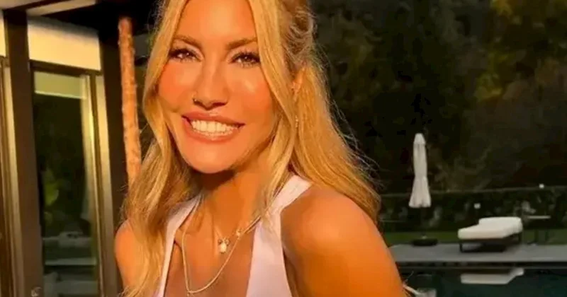 9 otaqlı evini nümayiş etdirdi FOTOLAR