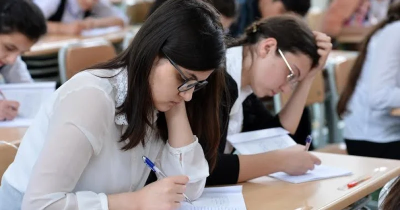 Для участия во второй попытке вступительного экзамена зарегистрировалось более 60 тысяч абитуриентов