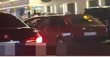 Babək prospektində şadlıq sarayının qarşısında kütləvi dava VİDEO