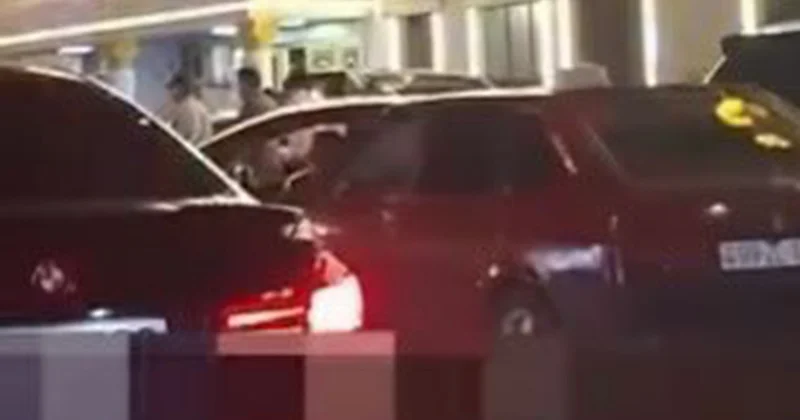 Şadlıq sarayının qarşısında insident 5 nəfər saxlanıldı