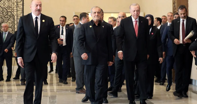 İran prezidentinin Türk dünyası ilə yaxın münasibəti onun hakimiyyətinə ziyan vura bilər? AÇIQLAMA FOTO