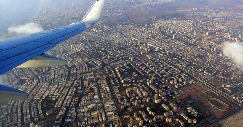 Təyyarələr necə “radardan yoxa çıxır”, amma yenə də izlənilir?