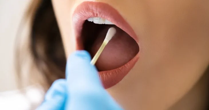 Ağızda tüpürcək yığılmasının səbəbi nədir?