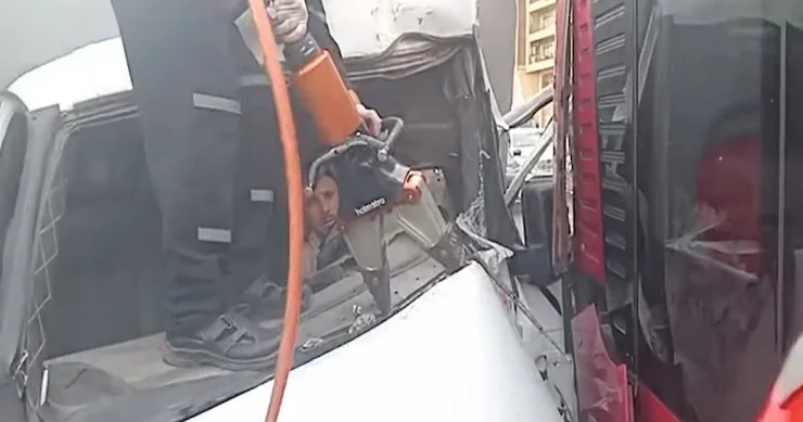 Bakıda Qazel BakuBus un avtobusu ilə toqquşdu VİDEO