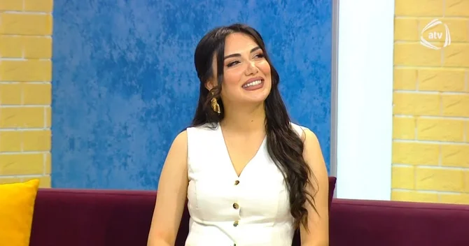 Xanəndə bu iki məşhurla qohum olduğunu açıqladı