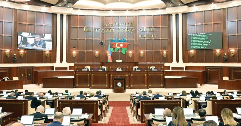Normativ hüquqi aktlarla bağlı Konstitusiya Qanununa dəyişiklik edilib