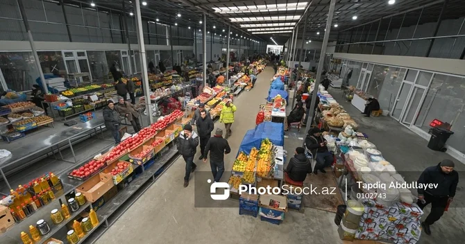 Keşlə bazarında istehlaka yararsız məhsullar aşkarlanıb