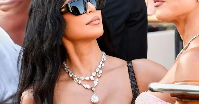 Kardaşyanın 50 milyonluq boyunbağısı... FOTO