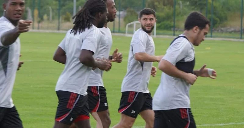 Berdiyev azərbaycanlı futbolçu ilə bağlı qərarını verdi
