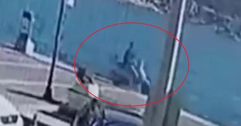 Motosikletlə dənizə belə “uçdu”