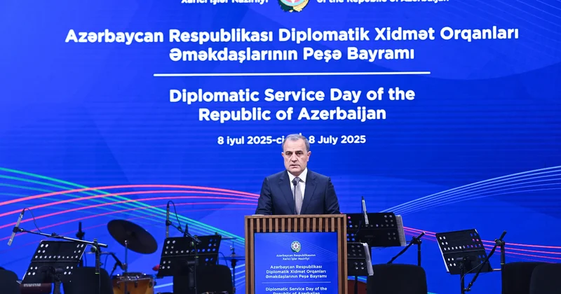 Diplomatik xidmət orqanları əməkdaşlarının peşə bayramı münasibətilə Gülüstan sarayında rəsmi qəbul təşkil olunub