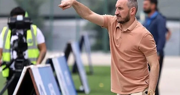Baş məşqçinin İnstaqramda futbolçu axtarışı gündəm oldu